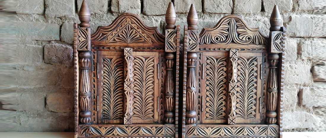 Handmade carved furniture in Karachi - Antique wooden furniture showcase